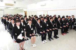 EAST札幌支社を除く約40名の新入社員が出席